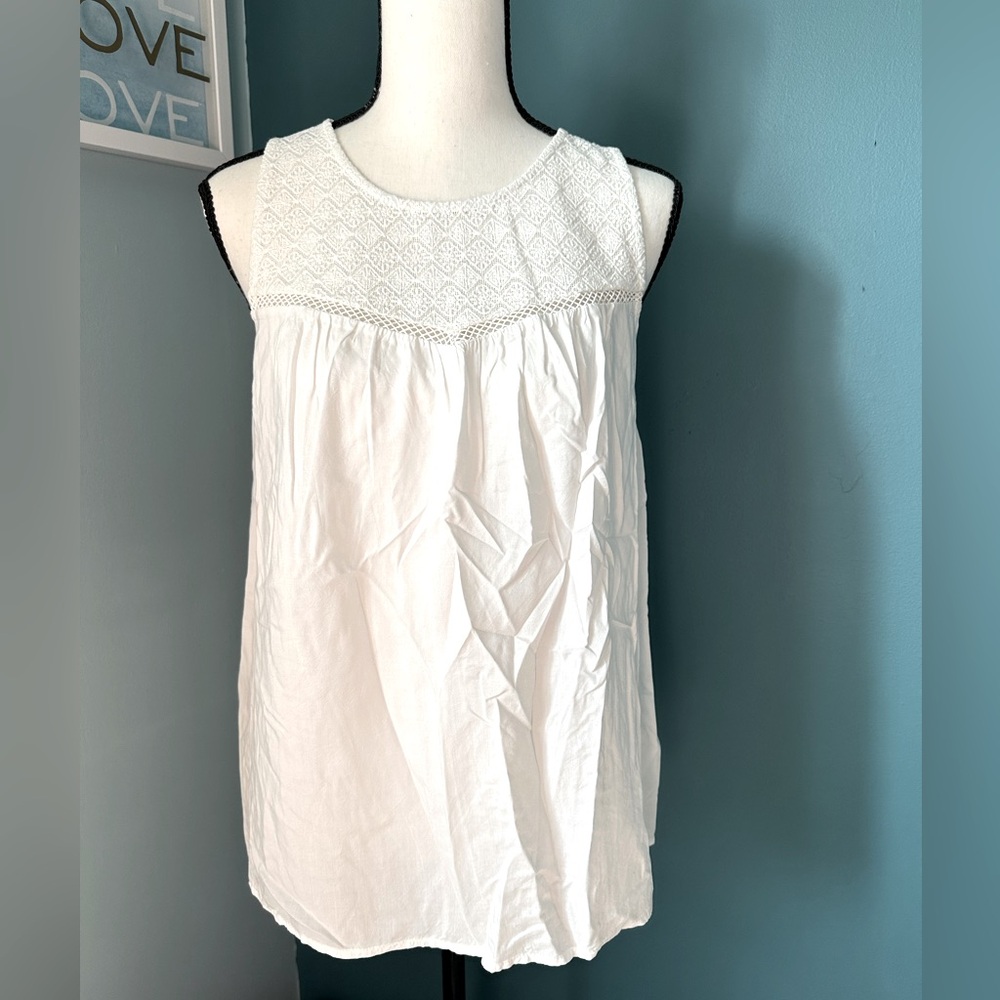Old Navy White Embroidered Sleeveless Women's Blouse Size Small New With Tags
